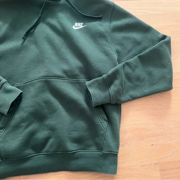 Nike Club Fleece Premium Embroidered Mens Pullover Hoodie Hunter Green Small - Picture 6 of 6